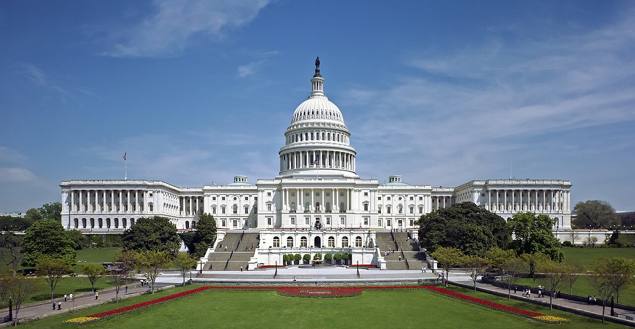 Fachada oeste del Capitolio de los Estados Unidos, sede del Congreso, en Washington
