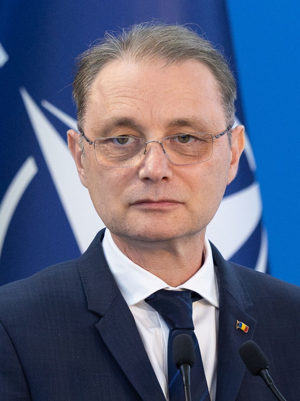 Luca Niculescu, primer ministro de Rumania, en su primera conferencia de prensa el 20 de octubre de 2026